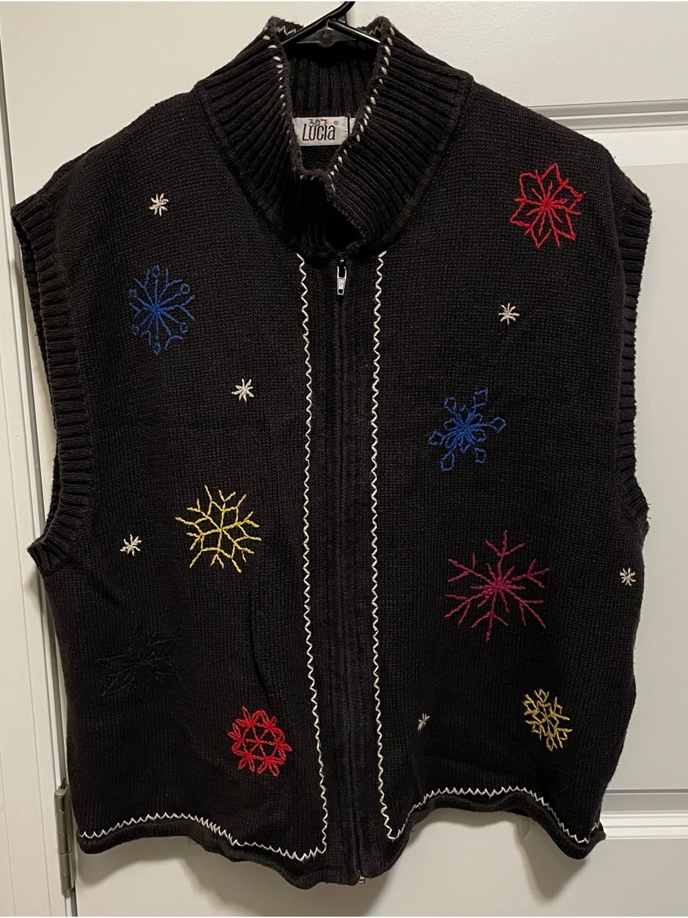 Vintage Lucia Embroidered Snowflake Sweater Vest XL